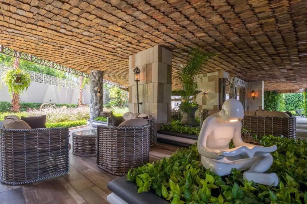 The Riviera Jomtien Apartment Exterior photo